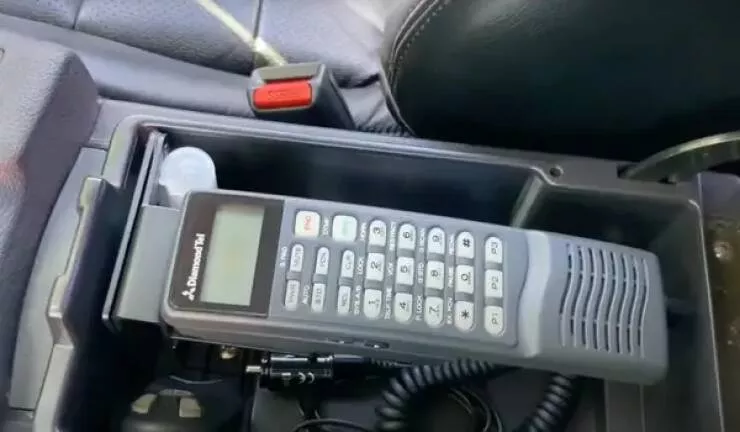Nostalgic flashbacks unforgettable 90s moments for gen x and elder millennials - #15 Giant carphones, serving as a status symbol. Nostalgic flashbacks unforgettable 90s moments for gen x and elder millennials - #15 Giant carphones, serving as a status symbol.