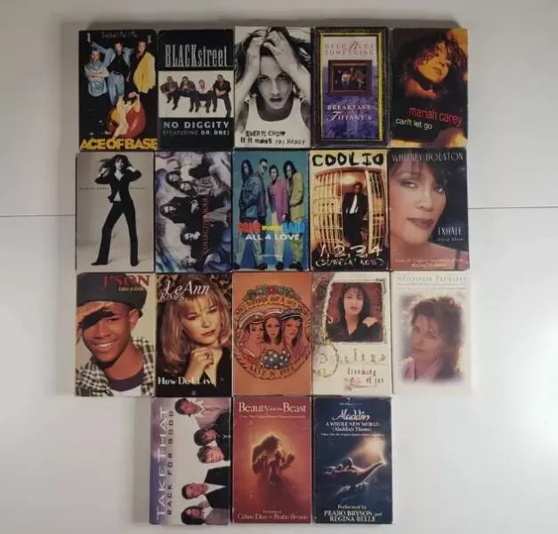 Flashbacks nostalgiques moments inoubliables des annees 90 pour la generation x et les millennials aines - #21 Les singles cassette, un format populaire, comprenaient généralement des remixes ou des faces B. Flashbacks nostalgiques moments inoubliables des annees 90 pour la generation x et les millennials aines - #21 Les singles cassette, un format populaire, comprenaient généralement des remixes ou des faces B.