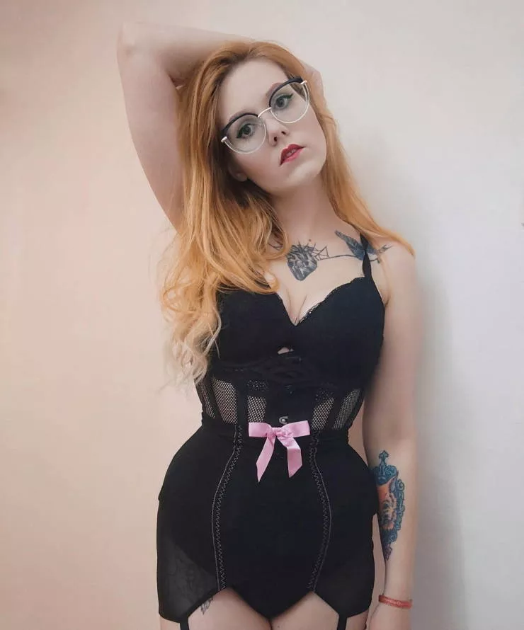 Charme en cadre jolis yeux derriere de mignons lunettes - #35 