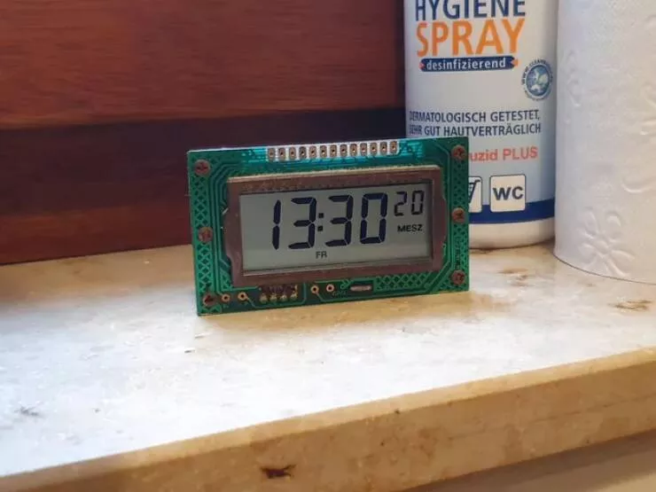 Subtle allure exploring the charm of mildly interesting moments - #37 Approximately 30+ year old atomic clock receiver still working perfectly. Germany, Conrad Electronic.