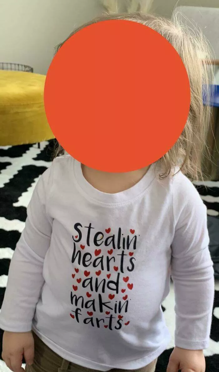 Comedie de la saint valentin amour et rires sous les projecteurs - #20 J'ai trouvé cette photo dans ma pellicule de l'écran d'un t-shirt que ma mère a fabriqué pour mon fils de 1 an pour la Saint-Valentin
