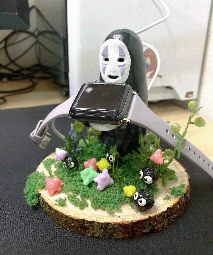 Comedie de la saint valentin amour et rires sous les projecteurs - #23 J'ai fabriqué ce support pour Apple Watch pour mon copain comme cadeau de la Saint-Valentin