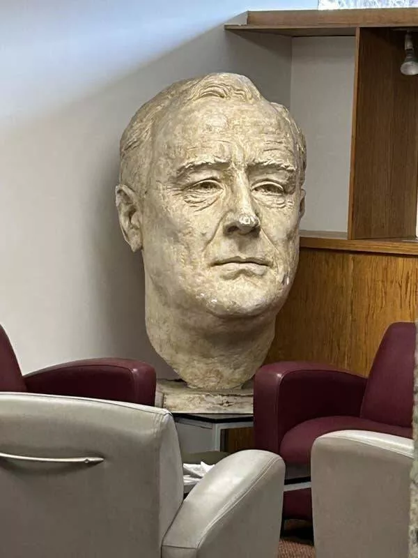 Fascination devoilee captures captivantes dans une galerie de photos vraiment envoutantes - #13 Voici le buste du président Franklin D. Roosevelt qui a servi de modèle pour la conception du dime :
