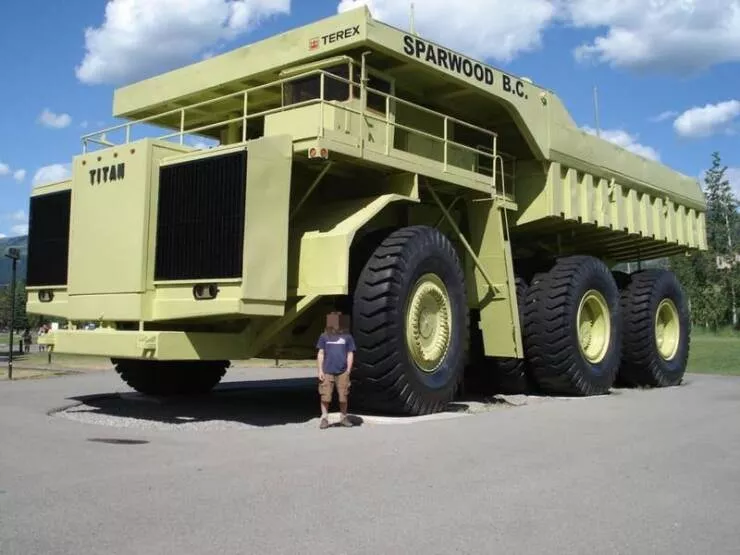 Fascination unleashed captivating captures in a gallery of truly mesmerizing photos - #22 Meet the Terex 33-19 Titan, an absolute giant among trucks and the largest in the world for several decades: