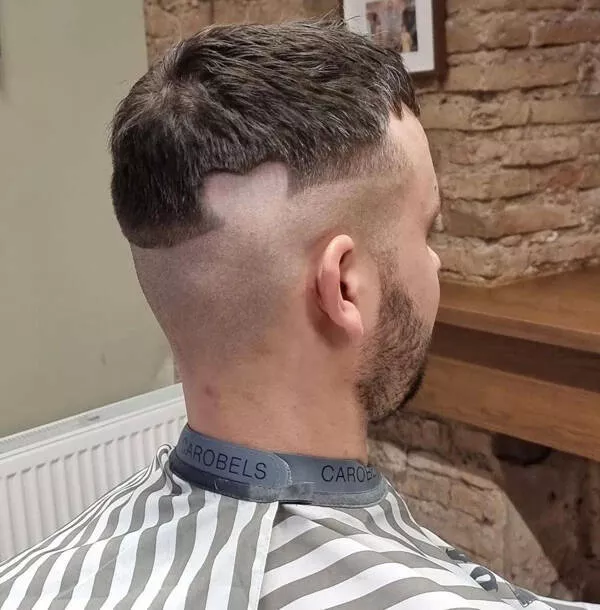 Bold styles showcasing outlandish hair adventures and crazy haircuts - #1 
