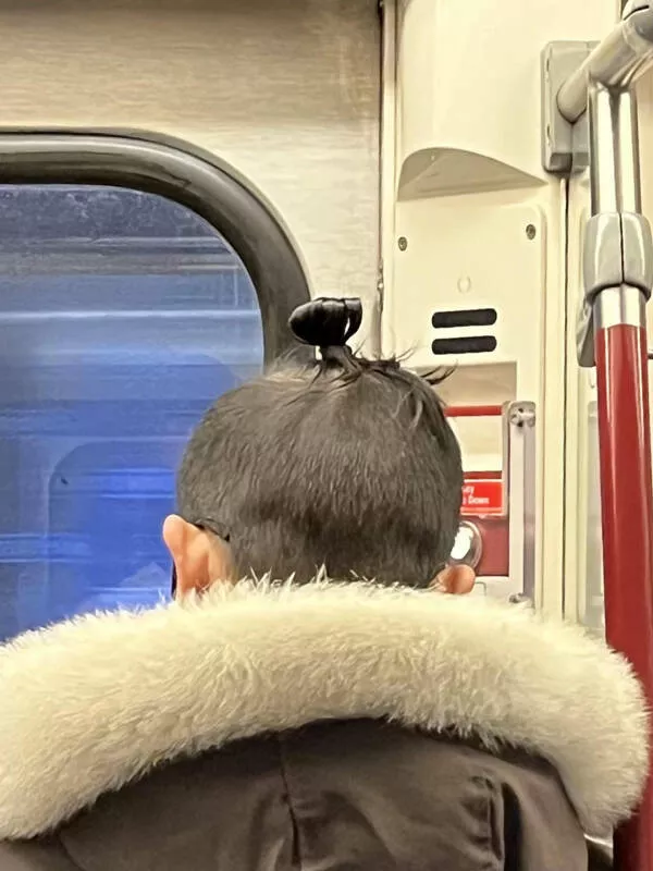 Bold styles showcasing outlandish hair adventures and crazy haircuts - #18 