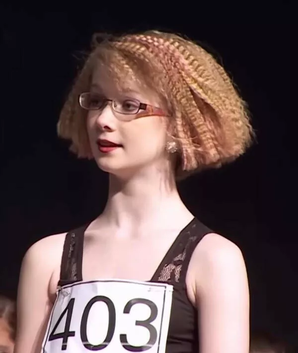 Bold styles showcasing outlandish hair adventures and crazy haircuts - #2 
