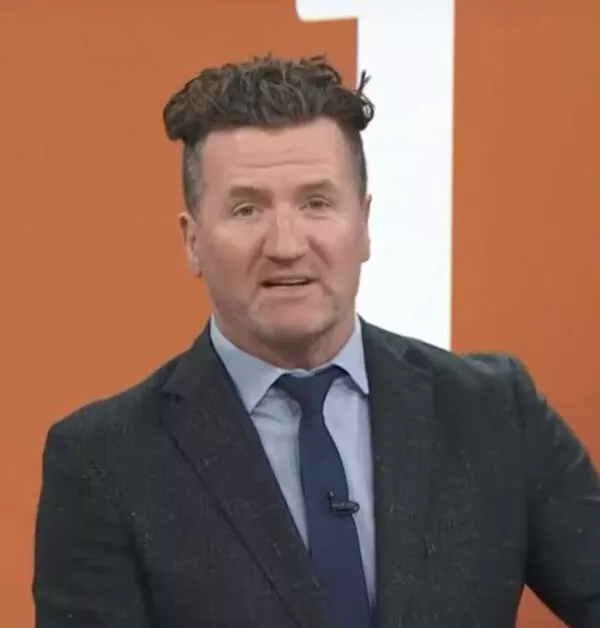 Bold styles showcasing outlandish hair adventures and crazy haircuts - #3 