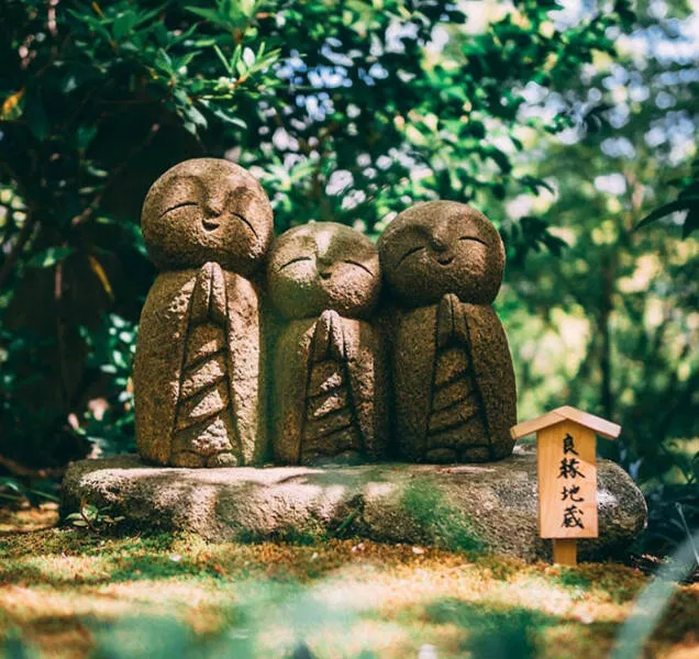 Le japon devoile exploration de lunicite dun pays fascinant - #33 Petites statues Jizo à Kamakura