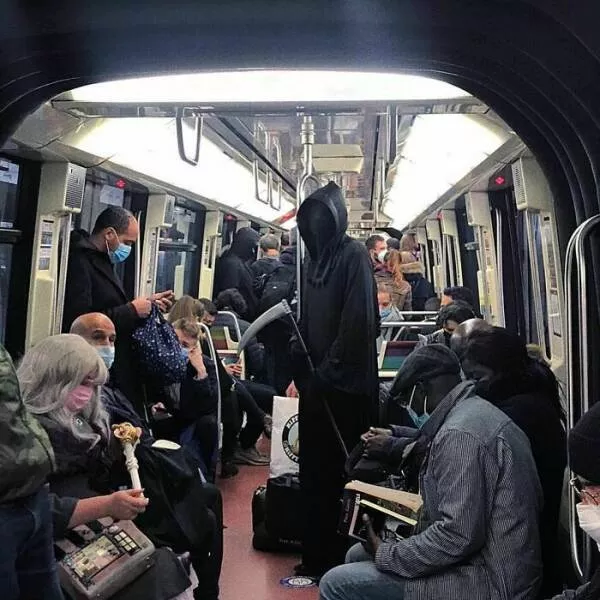 Subway surprises unforgettable moments unfold in metro madness paris edition - #23 