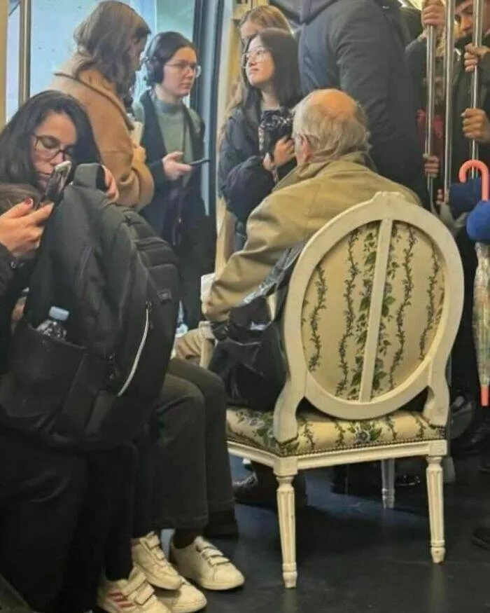Subway surprises unforgettable moments unfold in metro madness paris edition - #5 