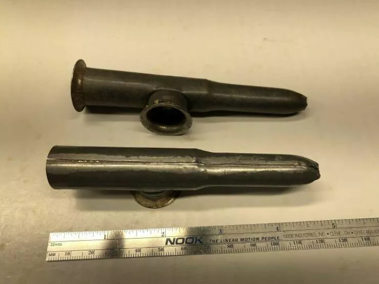 Enigmes deconcertantes revelation des objets mysterieux qui ont mis tout le monde perplexe - #47 Deux Petits Objets Métalliques avec du Tissu à l'Intérieur du Trou – Fonction Incertaine Enigmes deconcertantes revelation des objets mysterieux qui ont mis tout le monde perplexe - #47 Deux Petits Objets Métalliques avec du Tissu à l'Intérieur du Trou – Fonction Incertaine
