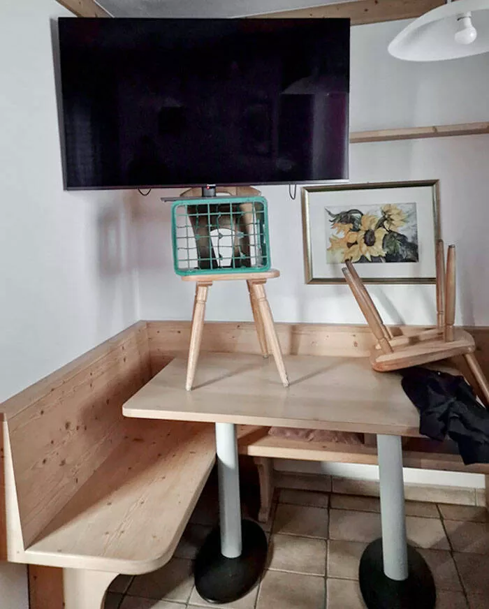 Elever des enfants a lere numerique un guide pour prosperer dans lere digitale - #34 C'est ainsi que mon père a installé sa télévision... Si quelqu'un me critique à nouveau pour ma configuration de streaming, vous savez d'où je l'ai tirée