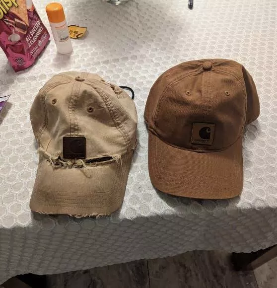 Transformations visuelles captivantes avant apres en images - #24 Une casquette de baseball après avoir été portée pendant un an tout en travaillant à l'extérieur par rapport à une toute neuve :
