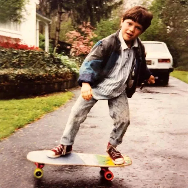 Retro attitude plongee dans le monde du style a lancienne - #13 Bam Margera montant son premier skateboard (1988)
