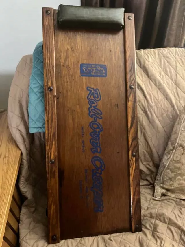 Tresors eprouves par le temps objets durables qui resistent a lepreuve du temps - #1 J'ai hérité de la chaise longue de mon grand-père. Il est décédé à l'âge de 89 ans en 2013. Excusez le désordre de la housse de canapé, c'est impossible de la garder bien rangée avec un chiot