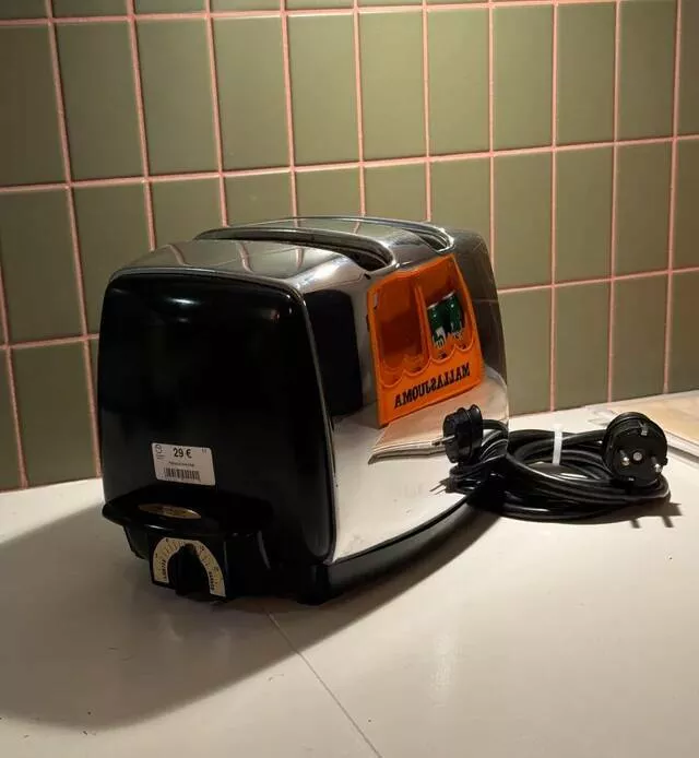 Tresors eprouves par le temps objets durables qui resistent a lepreuve du temps - #10 Je n'en reviens toujours pas pour celui-ci. Cet article particulier a été fabriqué en Australie vers 1965, et je suis en Europe. Ils n'ont jamais été officiellement importés en Europe pour la vente, autant que je sache.