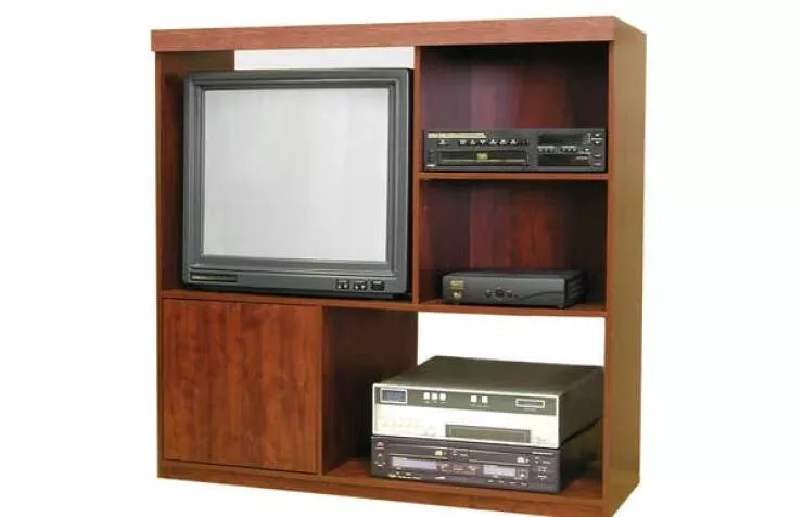Rediscovering 90s nostalgia treasures from every millennials childhood home - #29 Low-profile entertainment centers holding heavy TVs