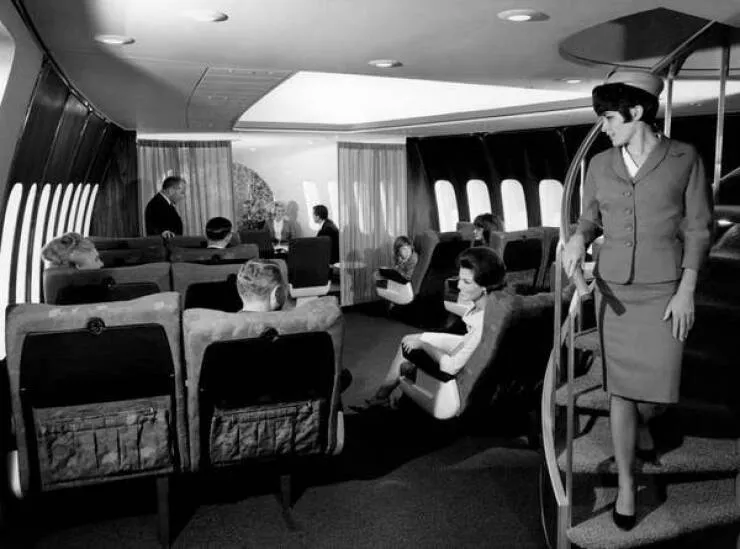 Rare historical photos that will alter your worldview - #22 This is what first class on a plane in 1960 looked like: