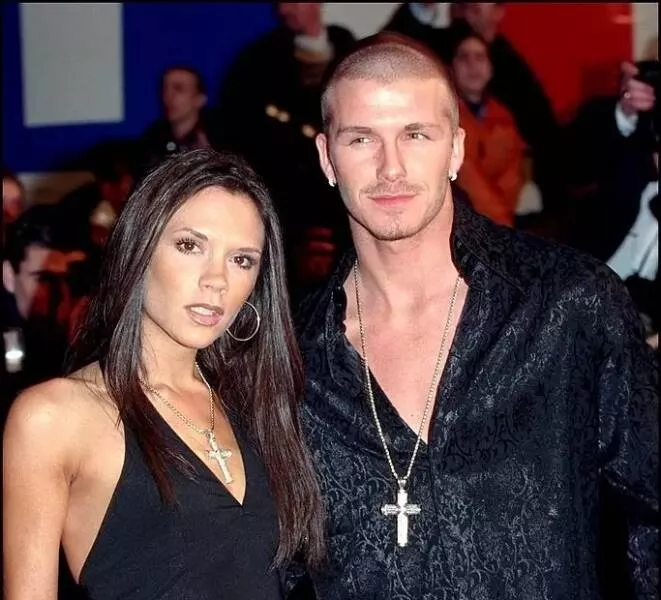 Nostalgic photos a trip down memory lane for ages 32 45 - #20 The gaudy outfits David and Victoria Beckham wore on the red carpets in the early '00s: