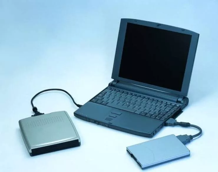 Photos de notre incroyable voyage technologique - #12 L'ultrabook Toshiba Portege P3110CT de 2004