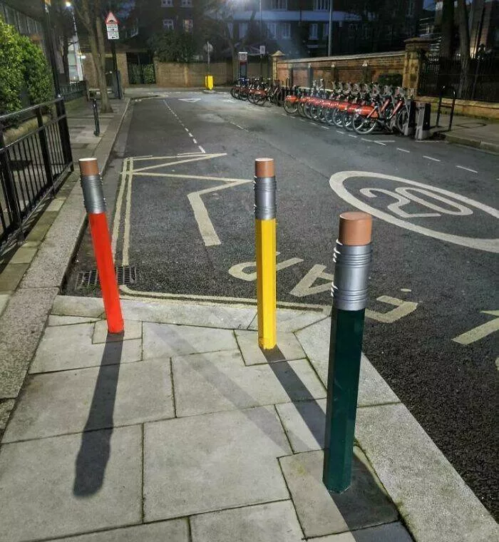Captivating scenes from school and university life - #40 These Bollards Outside a School Are Shaped Like Pencils