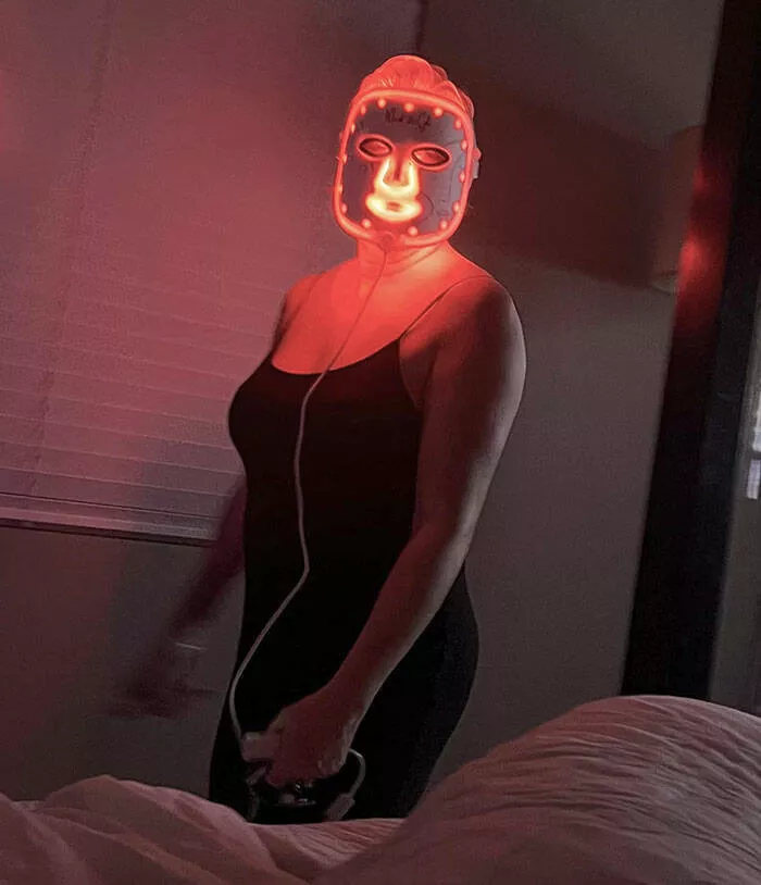 Laugh out loud wife fails hilarious moments captured - #4 My wife thought I was asleep and came out of the bathroom looking like this