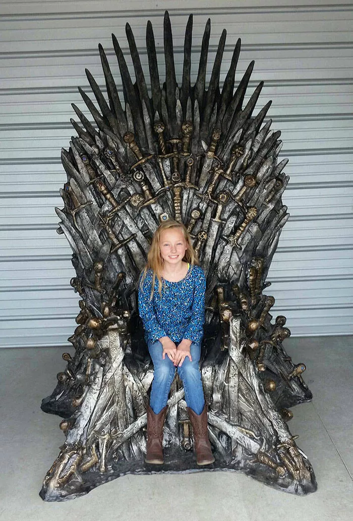 Lucky breaks unforgettable photos of serendipitous moments - #37 Won a Life-Size Replica of the Iron Throne, Daughter for Scale Lucky breaks unforgettable photos of serendipitous moments - #37 Won a Life-Size Replica of the Iron Throne, Daughter for Scale