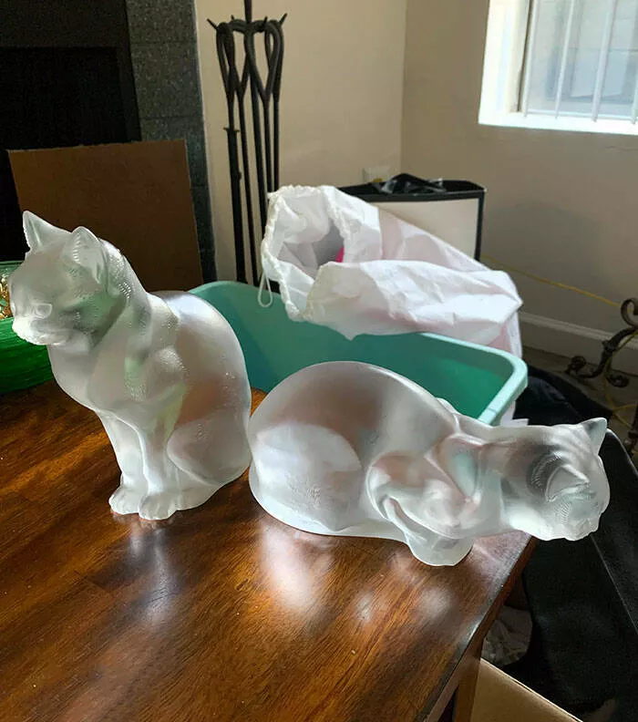 Coup de chance photos inoubliables de moments sereux - #8 J'ai atteint le sommet. J'ai trouvé ces chats en cristal français Lalique