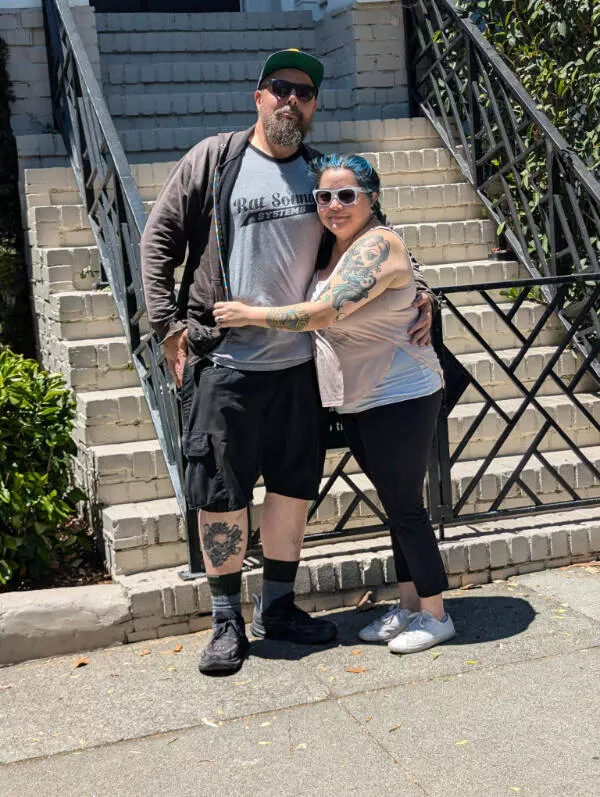 Quand les mauvais jours frappent des moments qui nous eprouvent - #13 Mon cousin a pris une photo de moi et de ma femme devant la maison de Full House