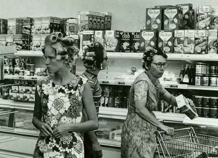 Moments quotidiens intemporels captures en photos historiques - #11 Faire les courses dans les années 1960