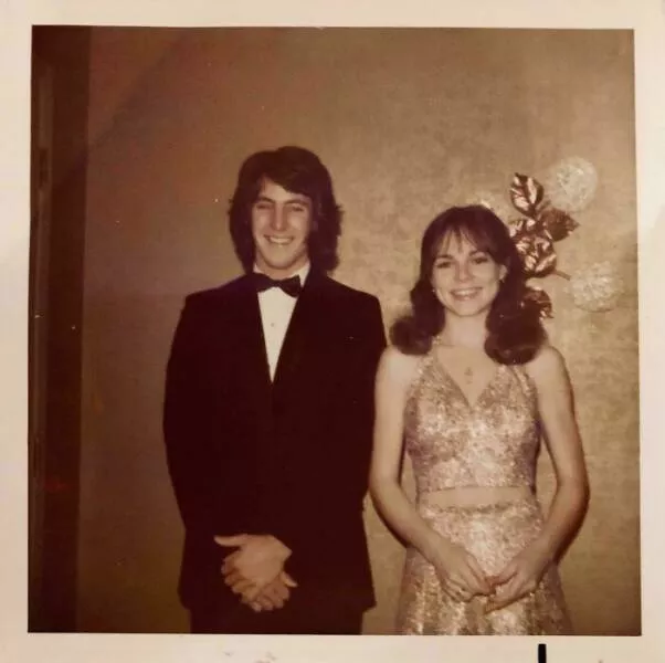 Timeless everyday moments captured in historical photographs - #16 All dressed up for a fancy party with my date, 1974