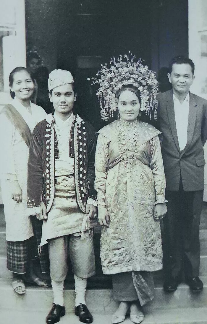 Moments quotidiens intemporels captures en photos historiques - #7 Mes grands-parents le jour de leur mariage. Mars 1969, Sumatra occidental, Indonésie