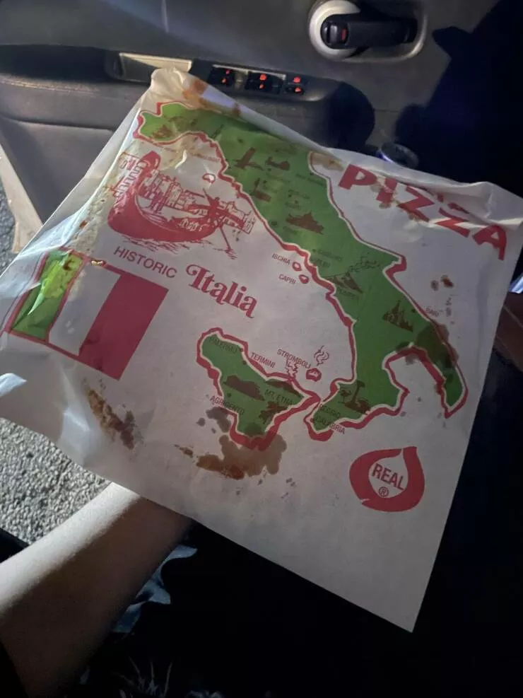 Photos curieusement fascinantes qui retiennent lattention - #22 Pizza livrée dans un sac en plastique