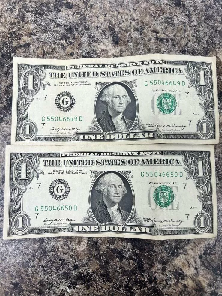 Intriguing photos that captivate your attention - #24 Customer paid with two consecutive dollar bills from 1969