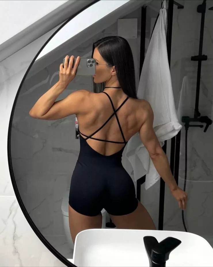Sexy cleavage and thigh gaps irresistible body spaces - #9 