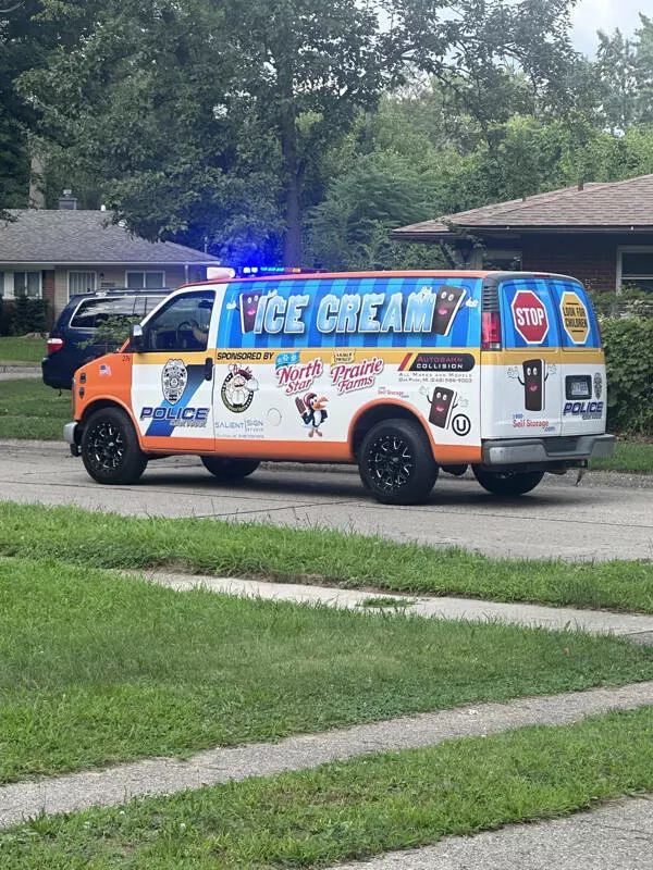 Unusual snapshots that will capture your imagination - #24 The city police department has launched a summer program with a free ice cream truck.