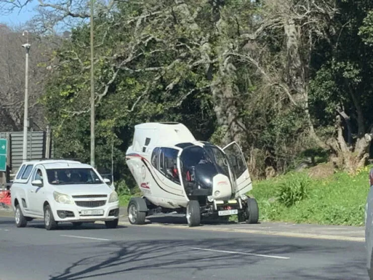 Unusual snapshots that will capture your imagination - #7 Someone transformed an old helicopter into a unique car.