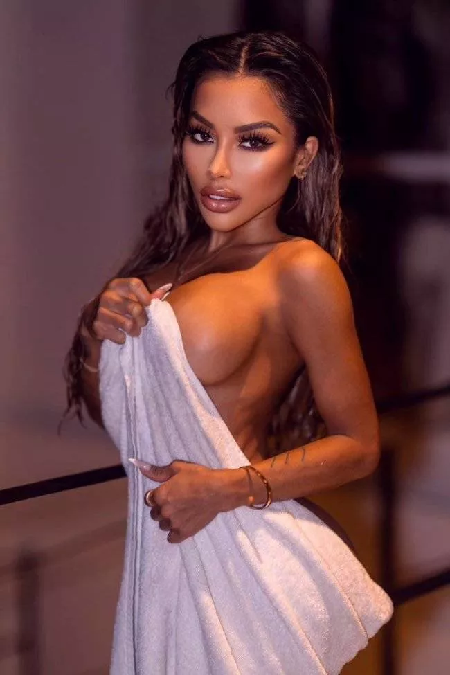 Sexy side boob peeks - #17 
