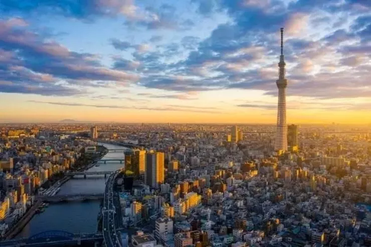 Amazing before and after photos of historic landmark transformations - #16 Tokyo today