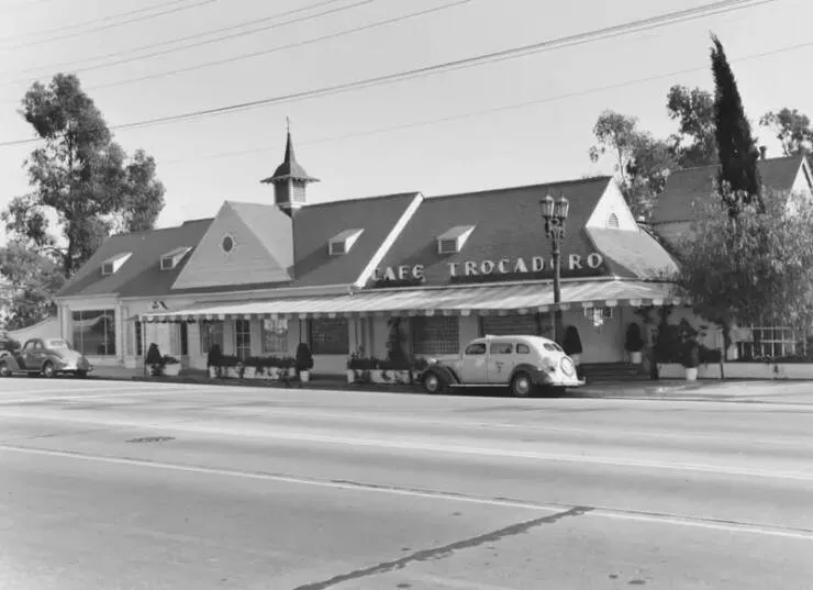 Amazing before and after photos of historic landmark transformations - #17 The Sunset Strip in 1937