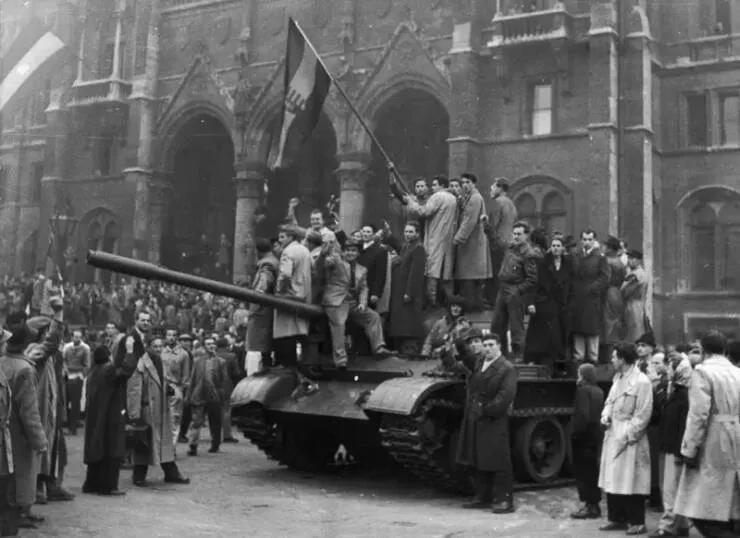 Etonnantes transformations de monuments historiques a travers le temps