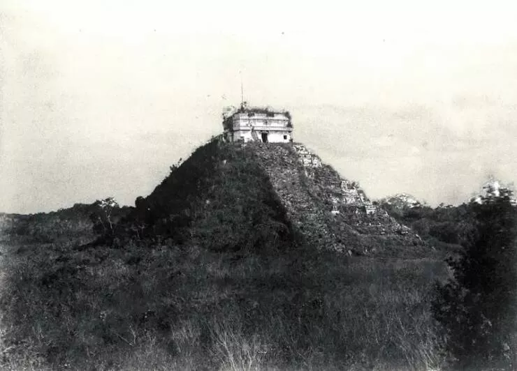 Etonnantes transformations de monuments historiques a travers le temps - #7 Chichén Itzá en 1892 avant les fouilles
