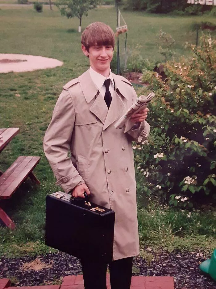 Photos vintage genantes mais hilarantes qui vous feront rire - #14 J'avais embrassé mon statut de nerd exclu et suis allé à l'école comme ça, malheureusement le trench-coat a été bientôt interdit après '99