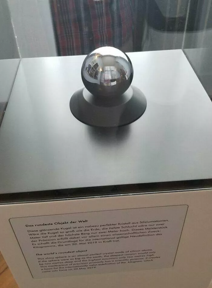 Musees pionniers qui ont revolutionne lexperience des visiteurs - #27 L'objet le plus parfaitement sphérique au monde, exposé au Deutsches Museum de Munich, Allemagne