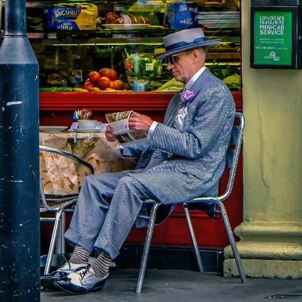 Heartwarming grandpa moments that show why theyre the best - #12 Saw this awesome gentleman reading the paper and couldn't resist snapping a shot. Smashing