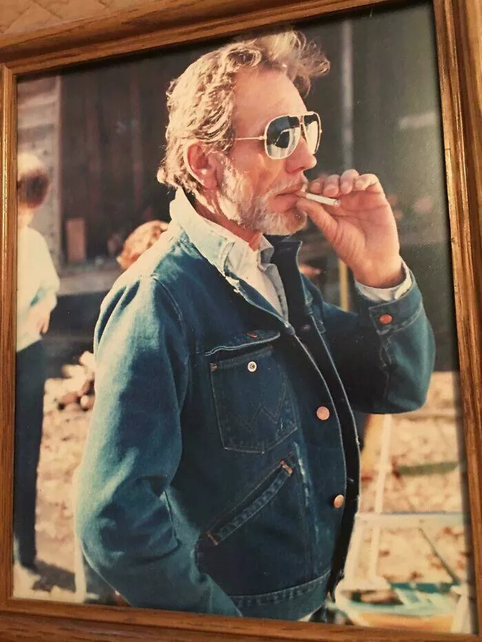 Moments touchants avec papy qui prouvent quils sont les meilleurs - #22 Un grand-père japonais de 84 ans laisse son petit-fils l'habiller ; maintenant, il est modèle sur Instagram