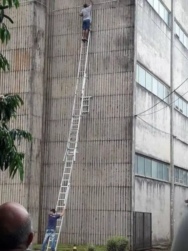 Shocking moments when workplace safety was ignored - #21 
