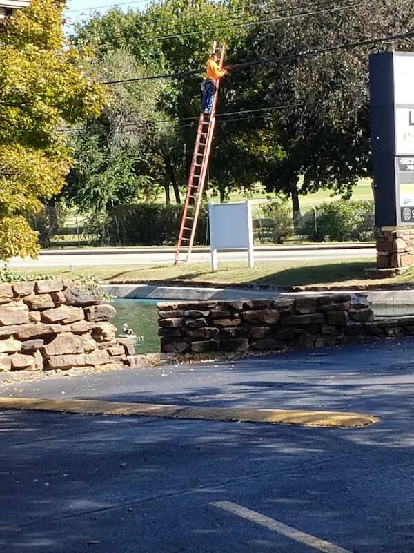 Shocking moments when workplace safety was ignored - #23 