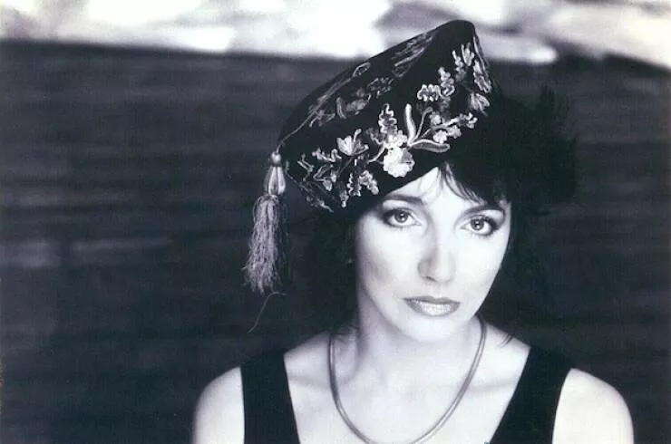 Photos vintage classiques qui illustrent un style intemporel - #10 9. Kate Bush dans une photo promotionnelle pour son album 